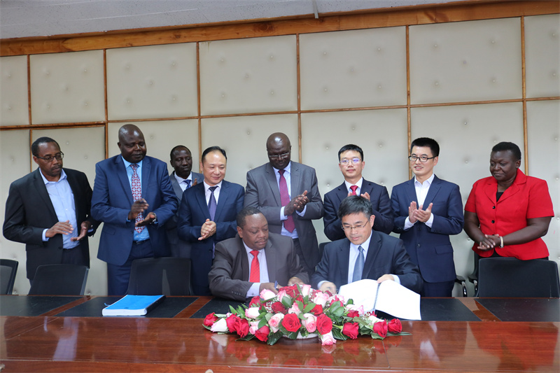 03 Mwache大坝项目签约照片.jpg