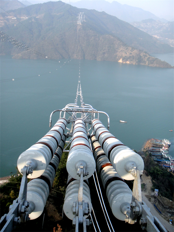 5-5Three Gorges-Jinmen ±500kV Transmission Line across the Yangtze River.jpg