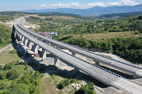 格鲁吉亚高速公路1_副本.jpg